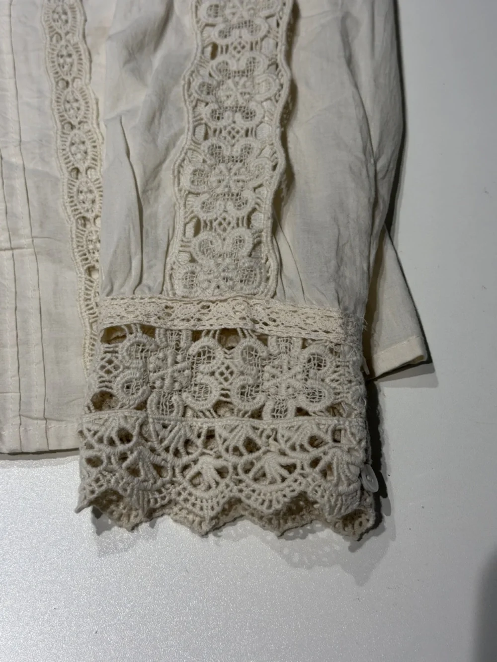 Ivory Lace-Trim Button Front Blouse L - Picture 2 of 4
